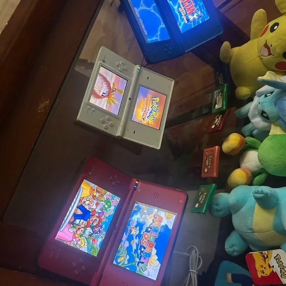 Modded Nintendo DSi XL - Mario 25th Included all Pokemon, Zelda, 350+ games - Picture 6 of 9
